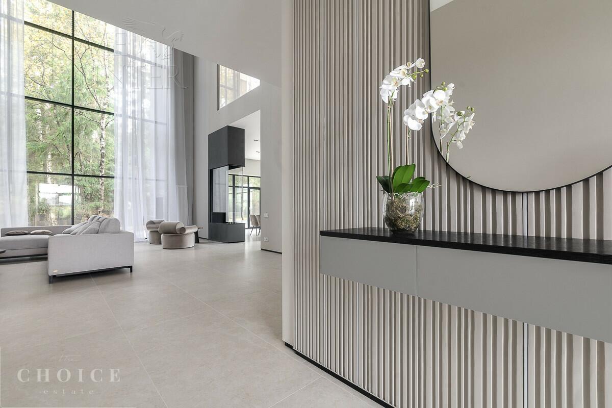 2-этажный коттедж 720 м² с отделкой