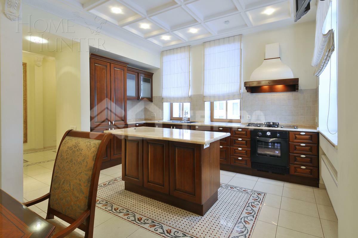 2-этажный коттедж 250 м² с отделкой