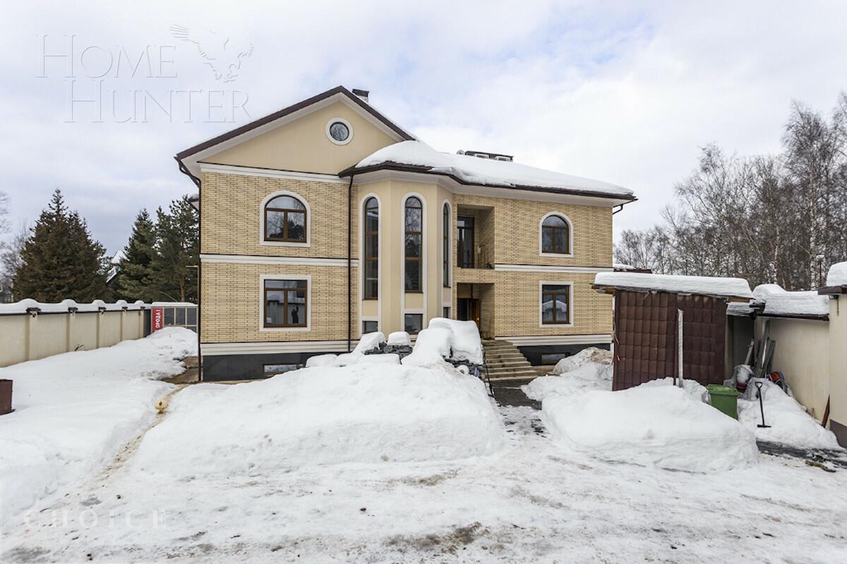 3-этажный коттедж 720 м² без отделки