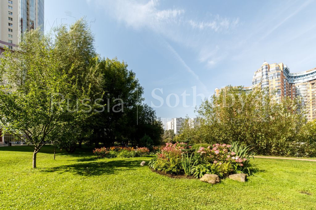 3-КОМН. КВАРТИРА С ОТДЕЛКОЙ 131 М² НА 4 ЭТАЖЕ