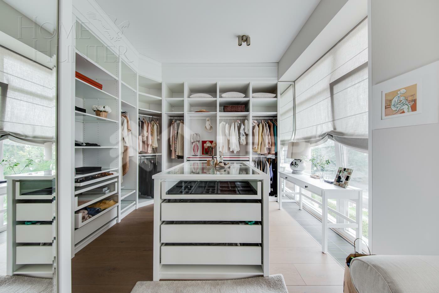 2-этажный коттедж 700 м² с отделкой