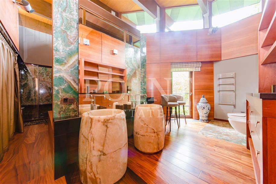 2-этажный коттедж 1 750 м² с отделкой