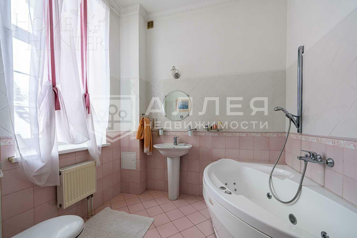 2-этажный коттедж 2 100 м² с отделкой