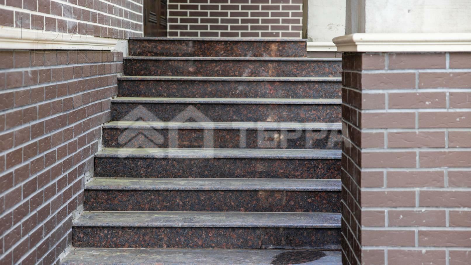 2-этажный коттедж 1 300 м² без отделки