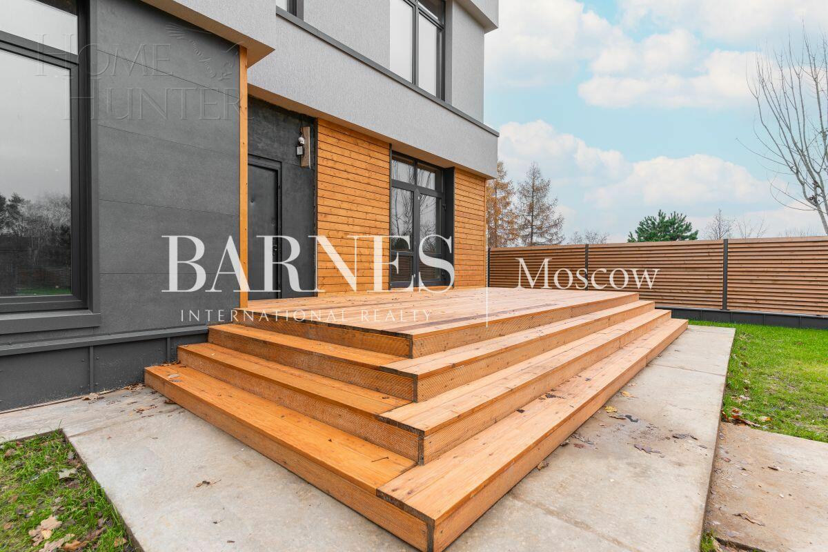 2-этажный коттедж 250 м² без отделки