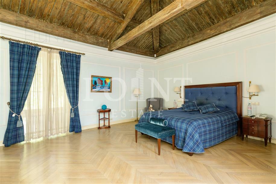 2-этажный коттедж 1 042.4 м² с отделкой