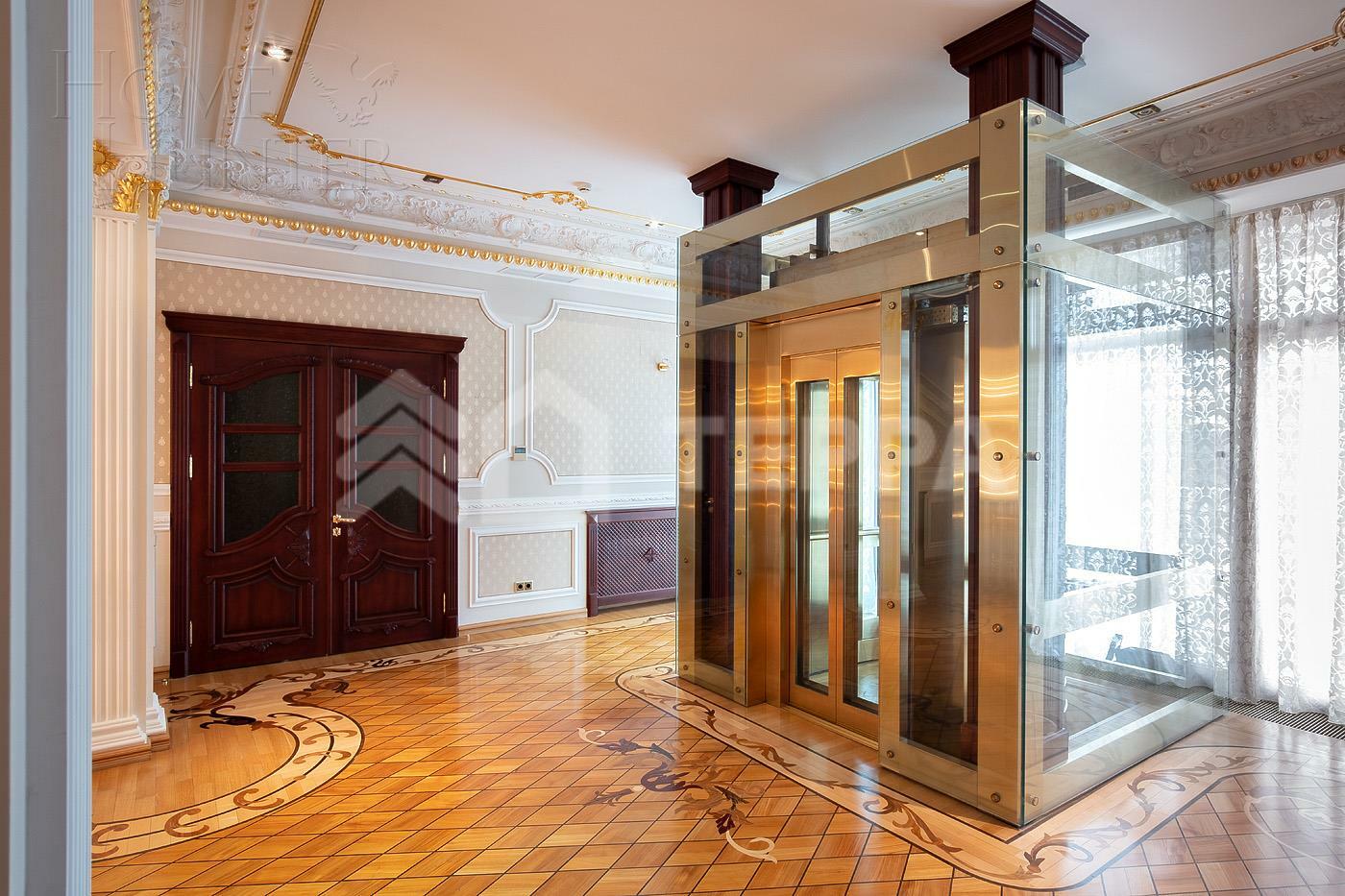 3-этажный коттедж 1 700 м² с отделкой