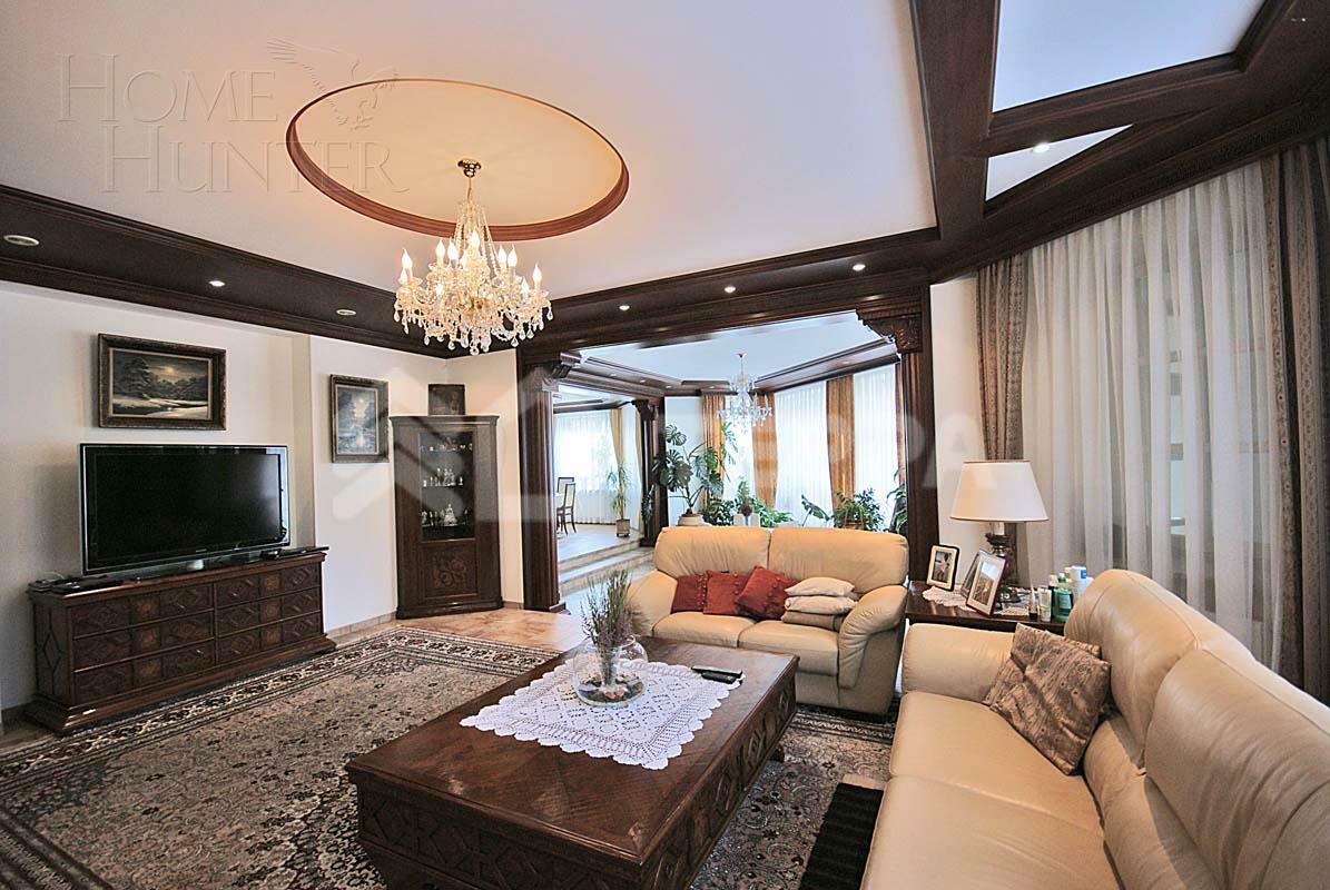 КОТТЕДЖ 1 100 м² с отделкой