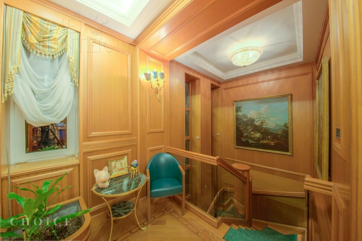 2-этажный коттедж 1 615 м² с отделкой