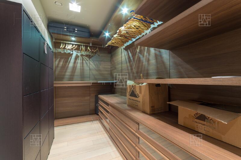 7-КОМН. КВАРТИРА С ОТДЕЛКОЙ 330 М² НА 2 ЭТАЖЕ