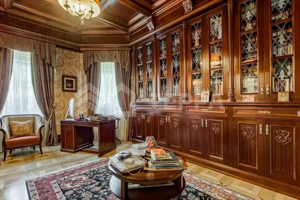 КОТТЕДЖ 1 800 м² с отделкой