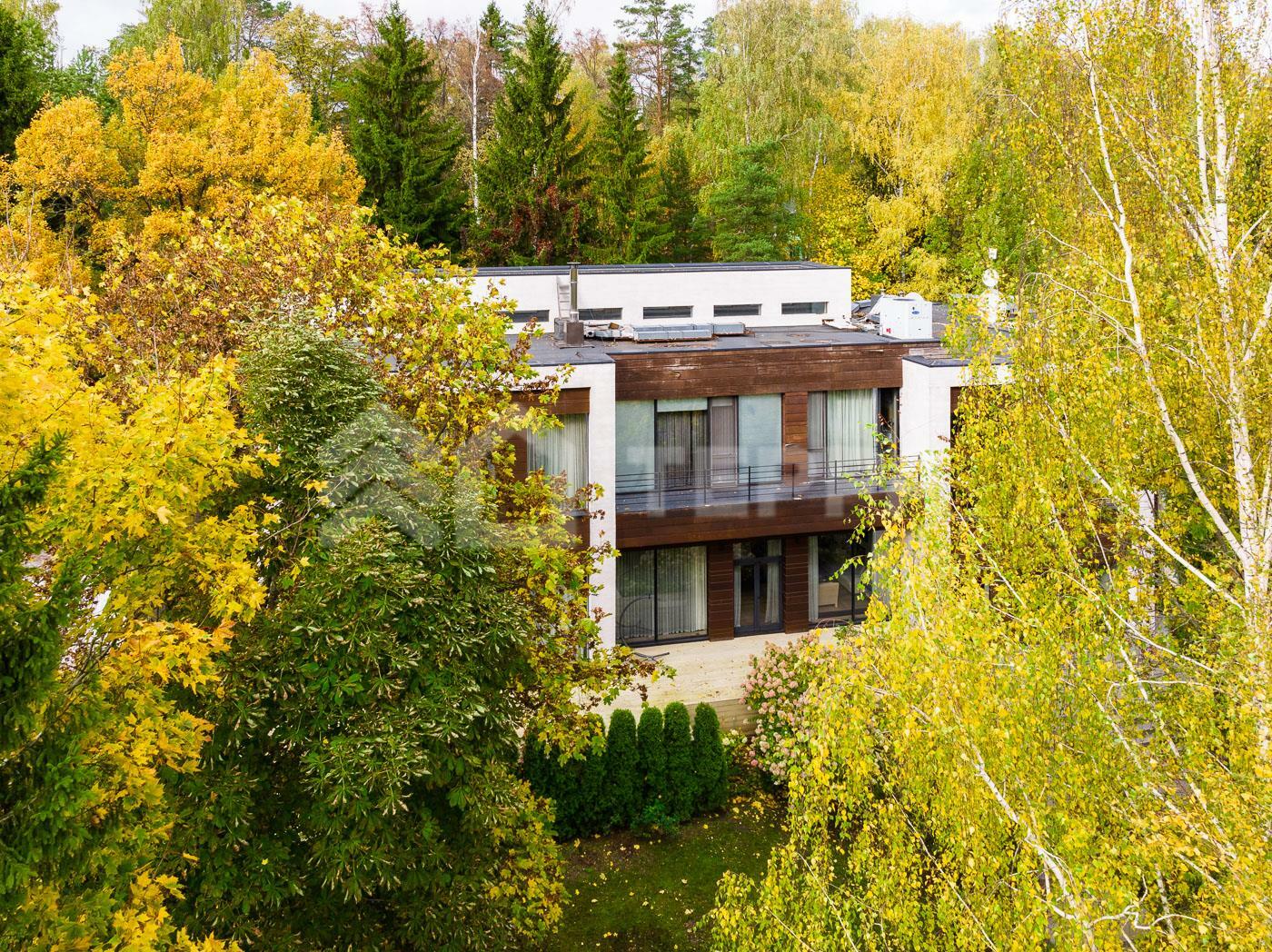 2-этажный коттедж 1 160 м² с отделкой