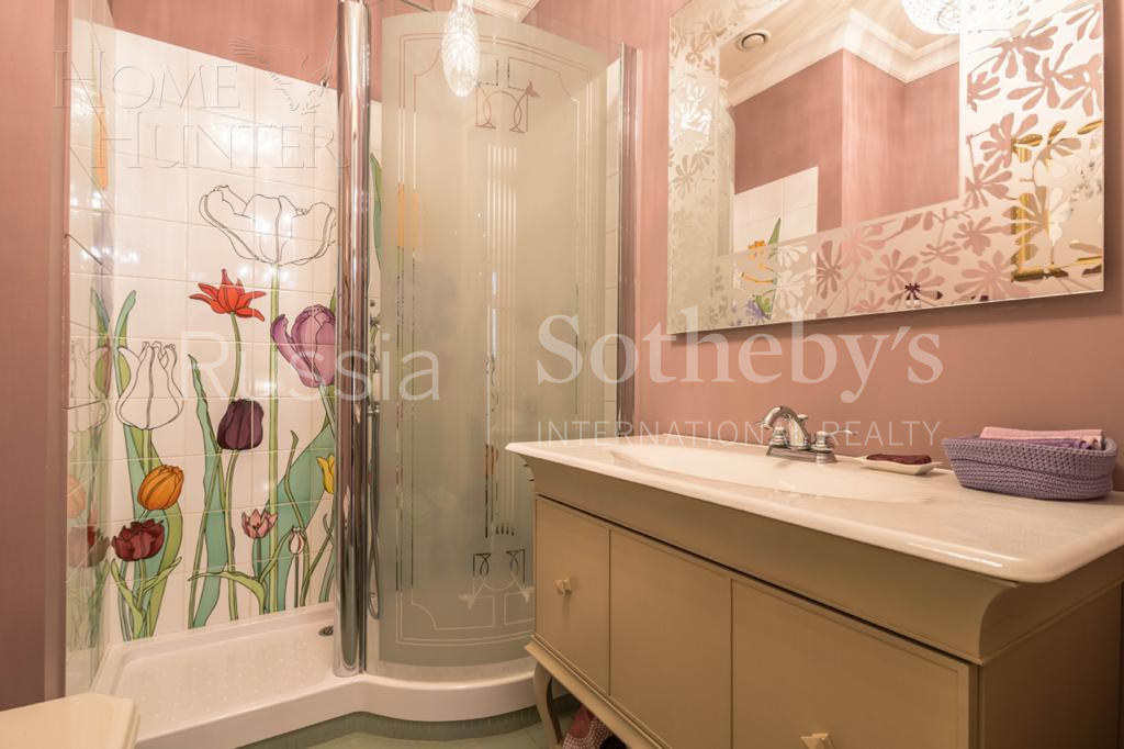 5-КОМН. КВАРТИРА С ОТДЕЛКОЙ 240 М² НА 3 ЭТАЖЕ