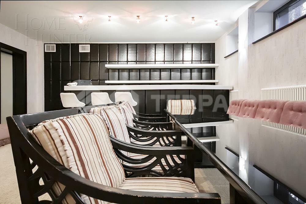 3-этажный коттедж 1 300 м² с отделкой