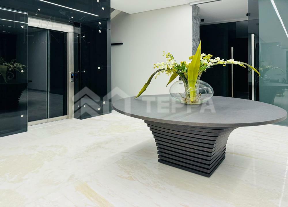 3-этажный коттедж 2 600 м² с отделкой