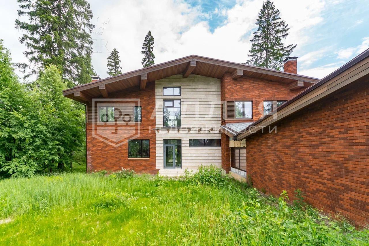 2-этажный коттедж 630 м² без отделки