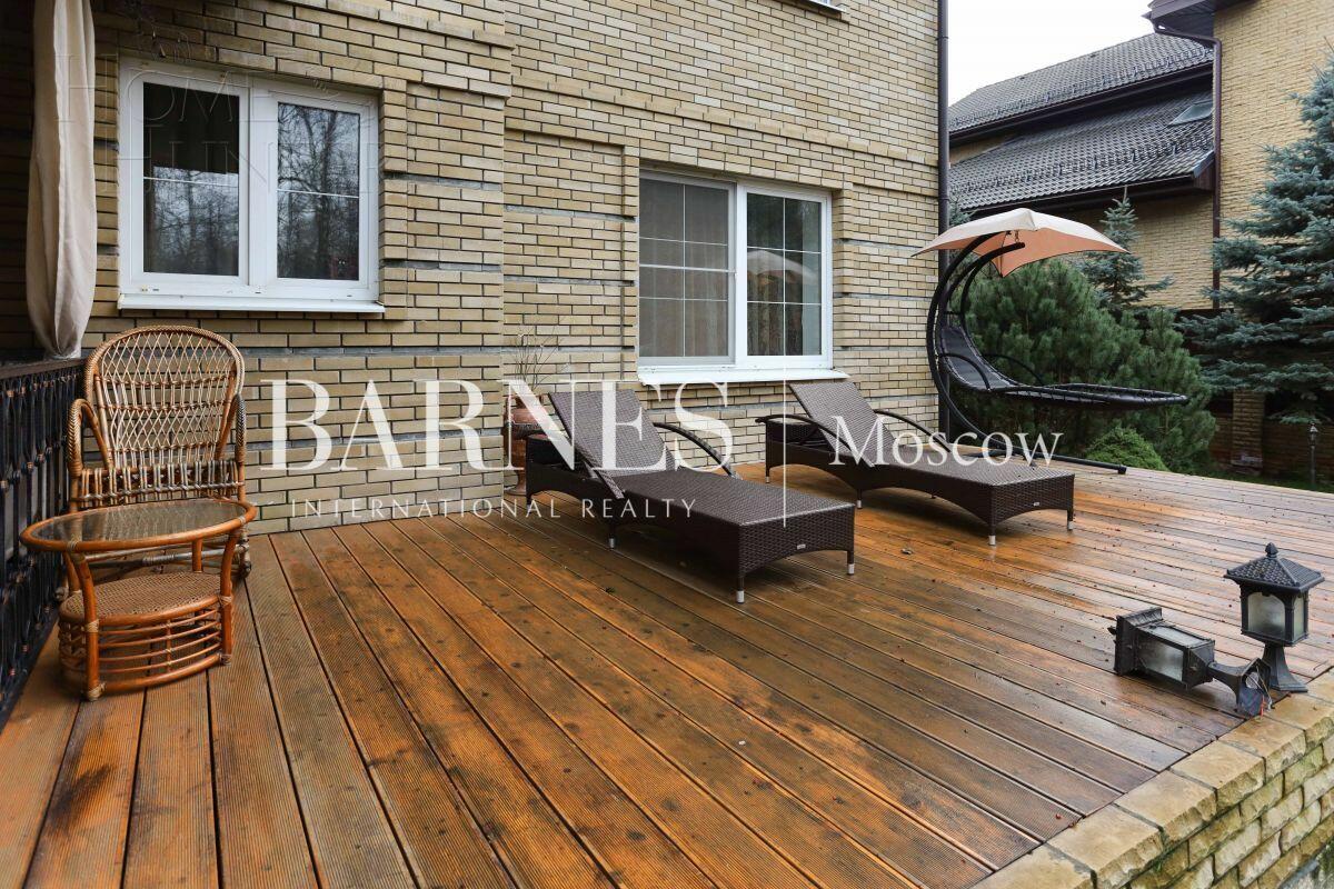 2-этажный коттедж 300 м² с отделкой