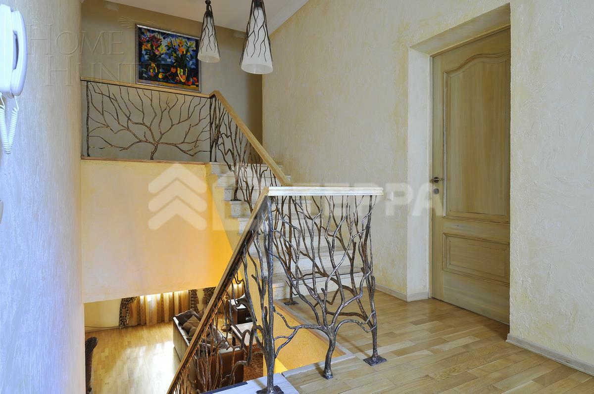 2-этажный коттедж 550 м² с отделкой