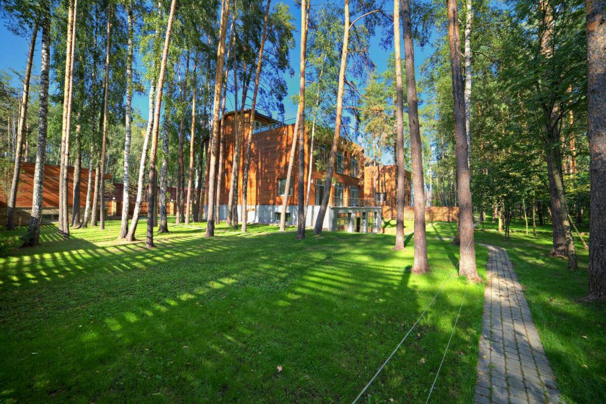 2-этажный коттедж 640 м² с отделкой