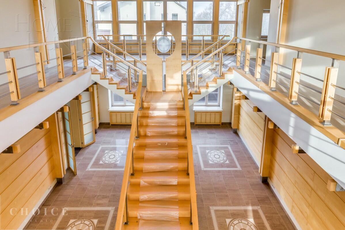 2-этажный коттедж 1 450 м² с отделкой