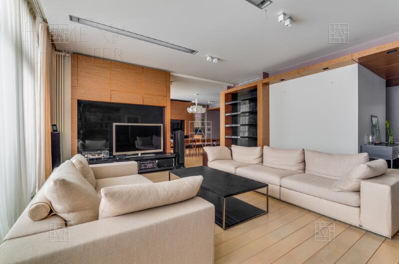 7-КОМН. КВАРТИРА С ОТДЕЛКОЙ 330 М² НА 2 ЭТАЖЕ