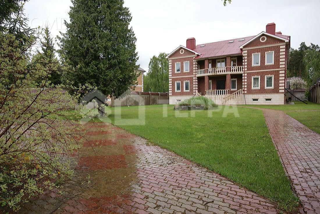 2-этажный коттедж 935 м² с отделкой