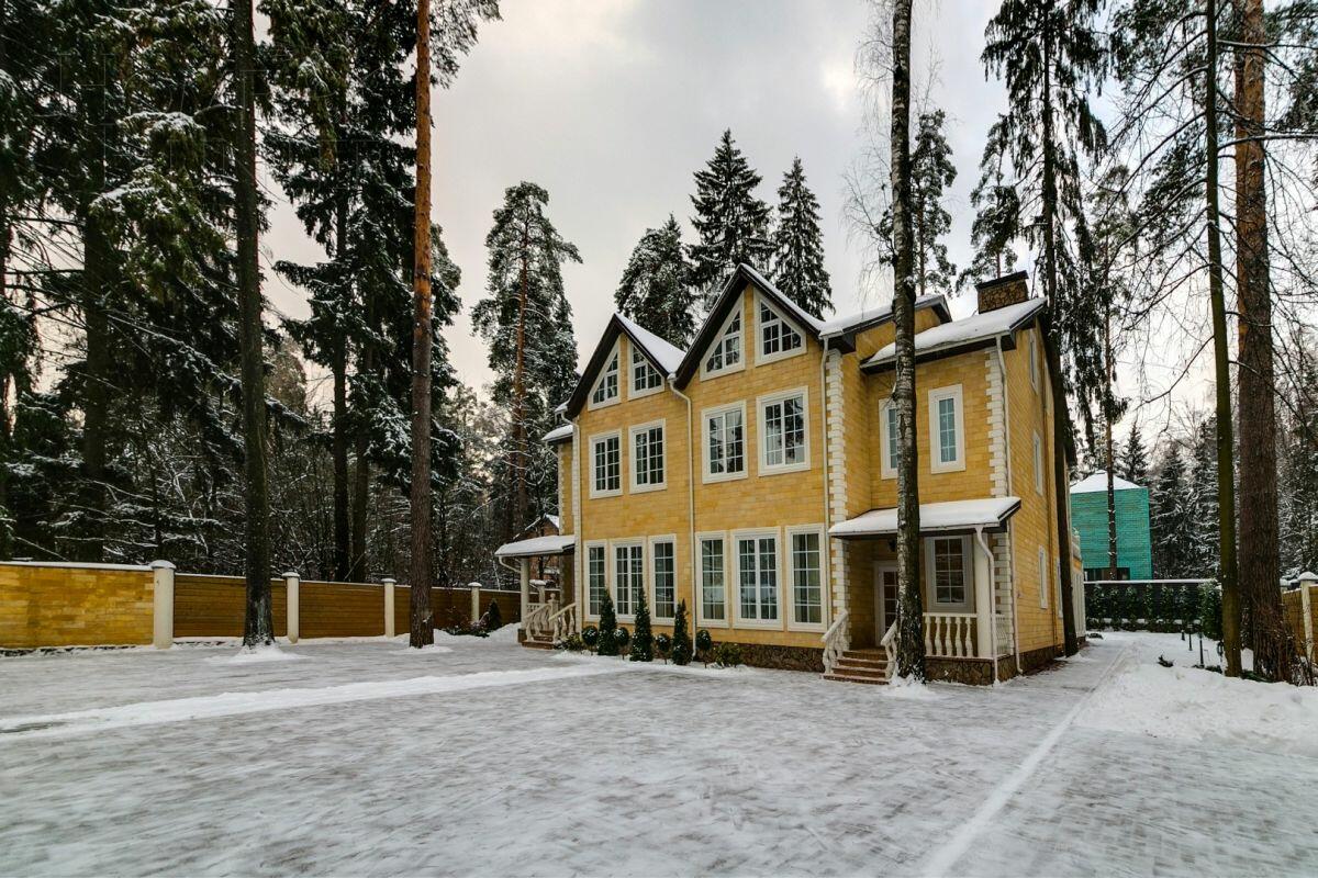 2-этажный таунхаус 385 м² с отделкой