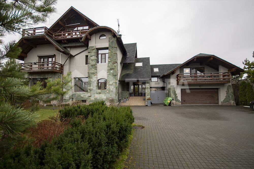 3-этажный коттедж 750 м² с отделкой