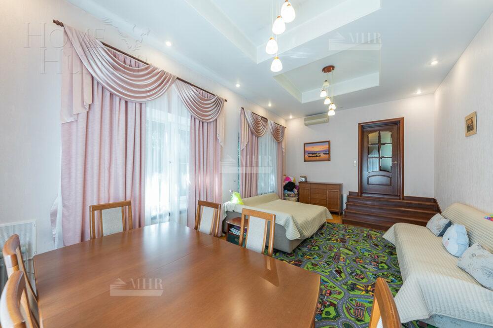 2-этажный коттедж 740 м² с отделкой