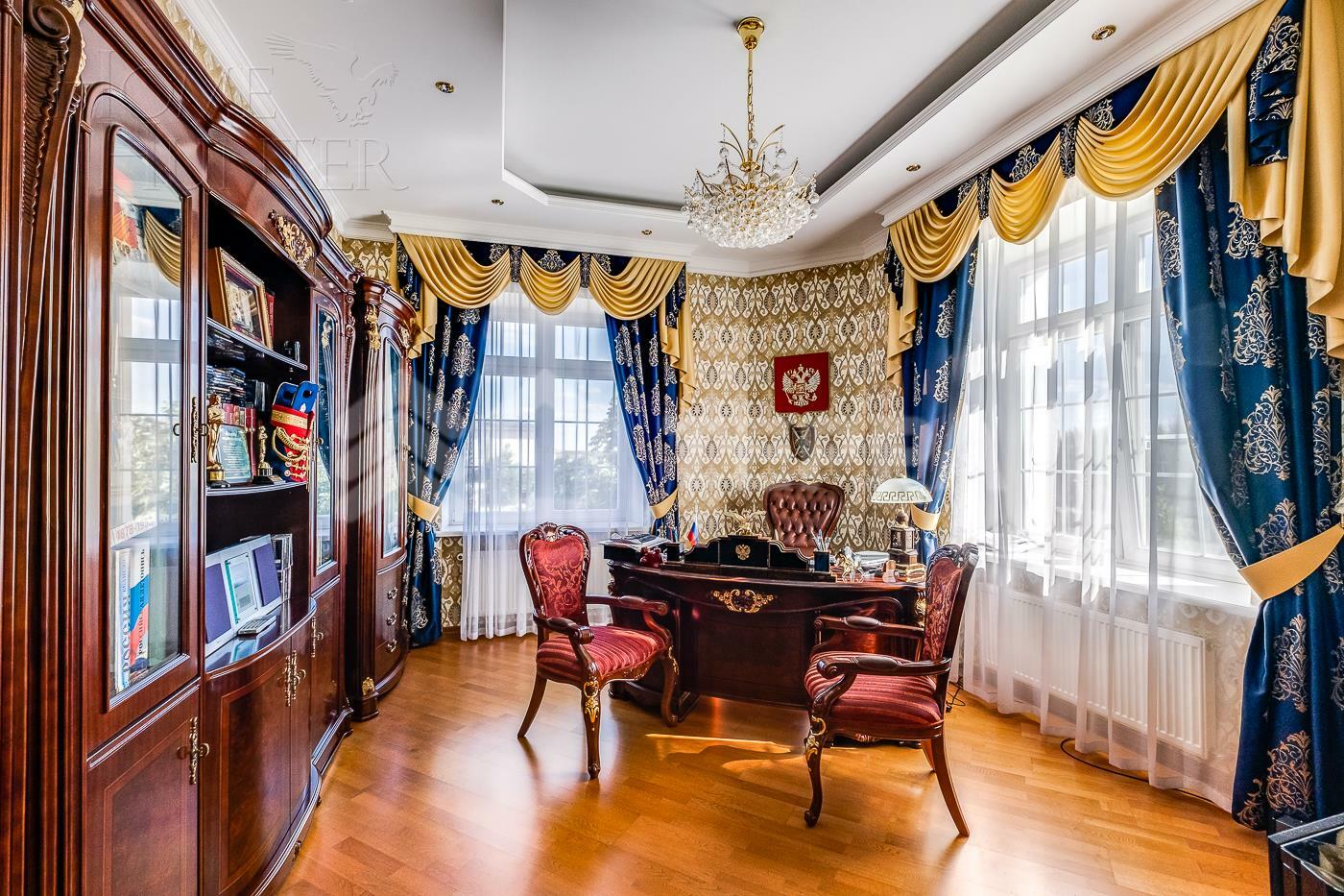 3-этажный коттедж 1 650 м² с отделкой