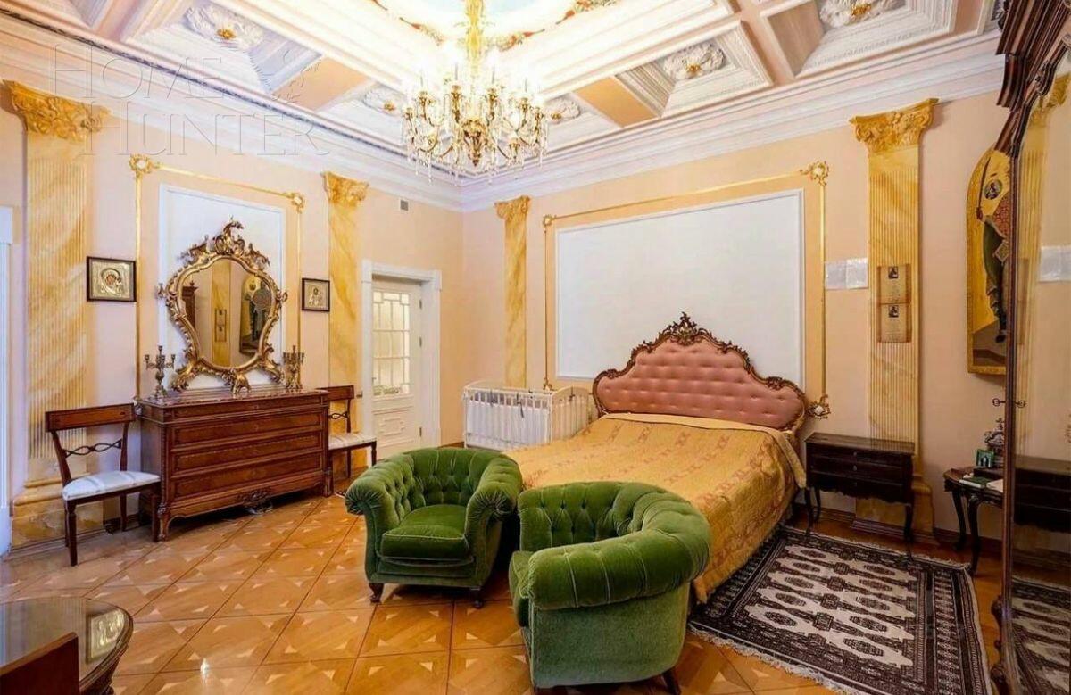 3-этажный коттедж 1 600 м² с отделкой