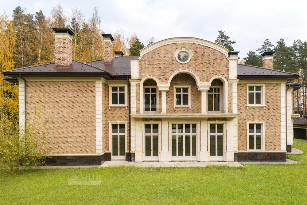 2-этажный коттедж 1 289 м² без отделки