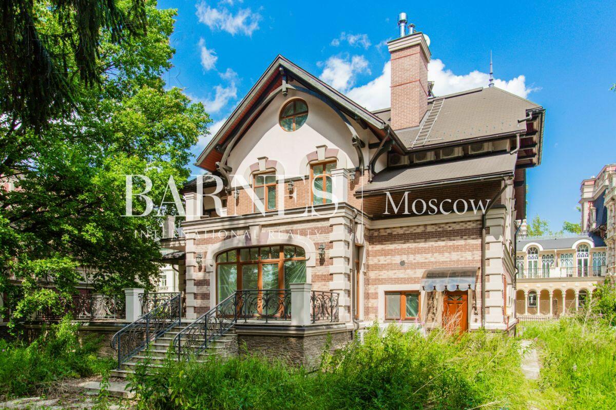 3-этажный коттедж 404 м² без отделки