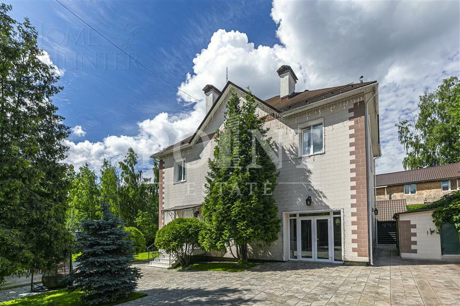 2-этажный коттедж 320 м² с отделкой