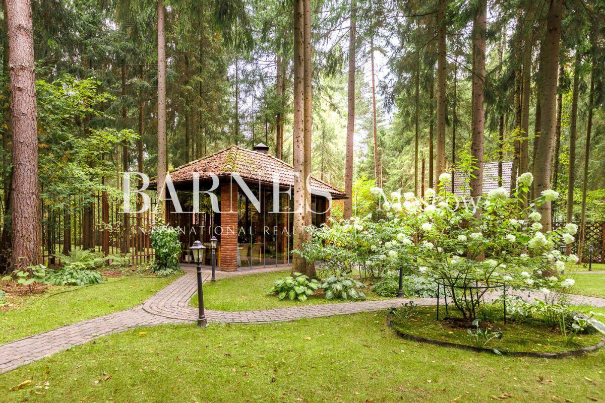 2-этажный коттедж 398.2 м² с отделкой