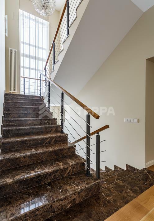 3-этажный таунхаус 360 м² с отделкой