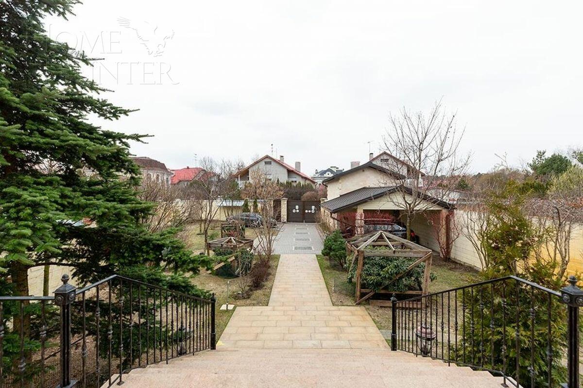 2-этажный коттедж 980 м² с отделкой