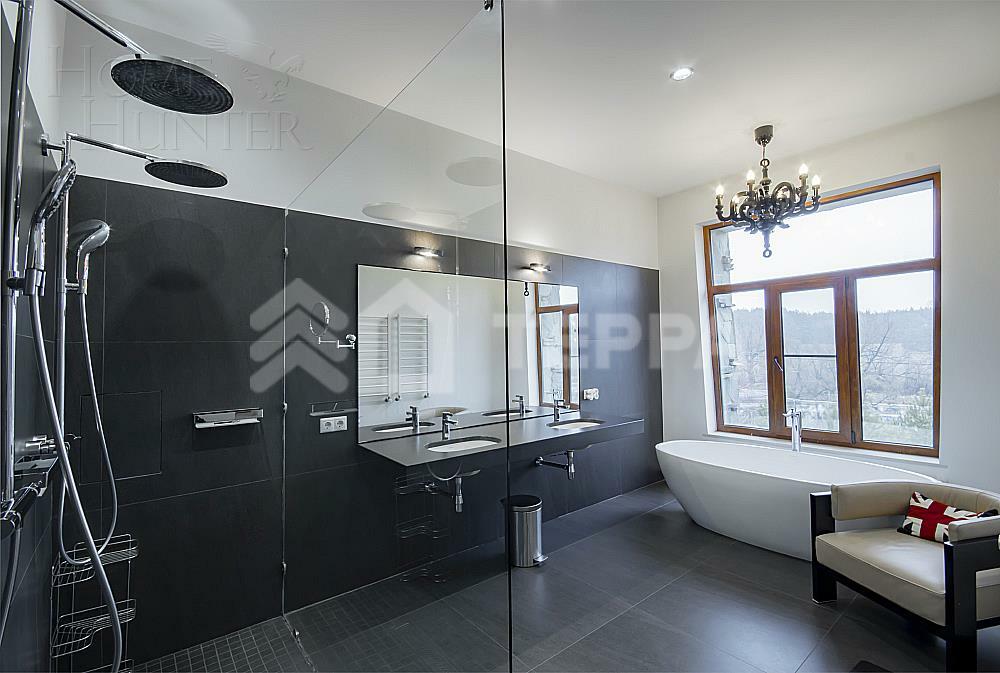 3-этажный коттедж 750 м² с отделкой