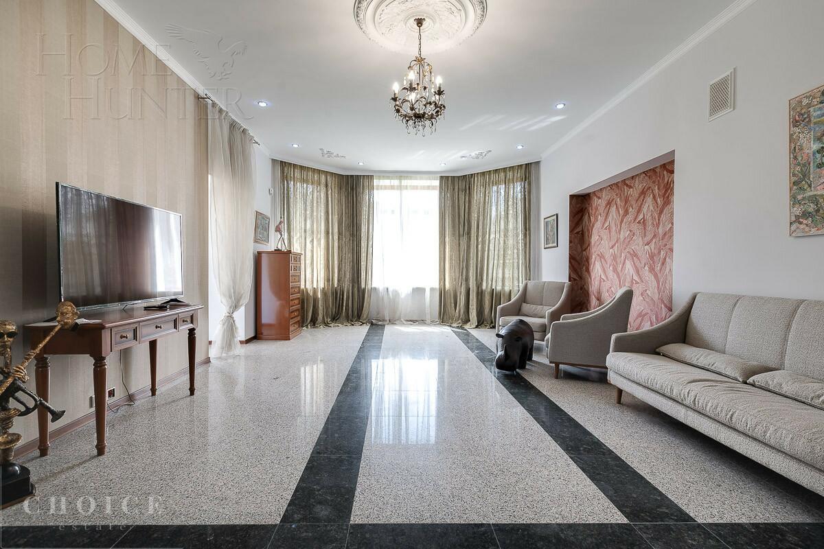 2-этажный коттедж 750 м² с отделкой