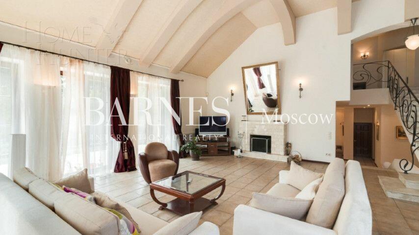 2-этажный коттедж 650 м² с отделкой