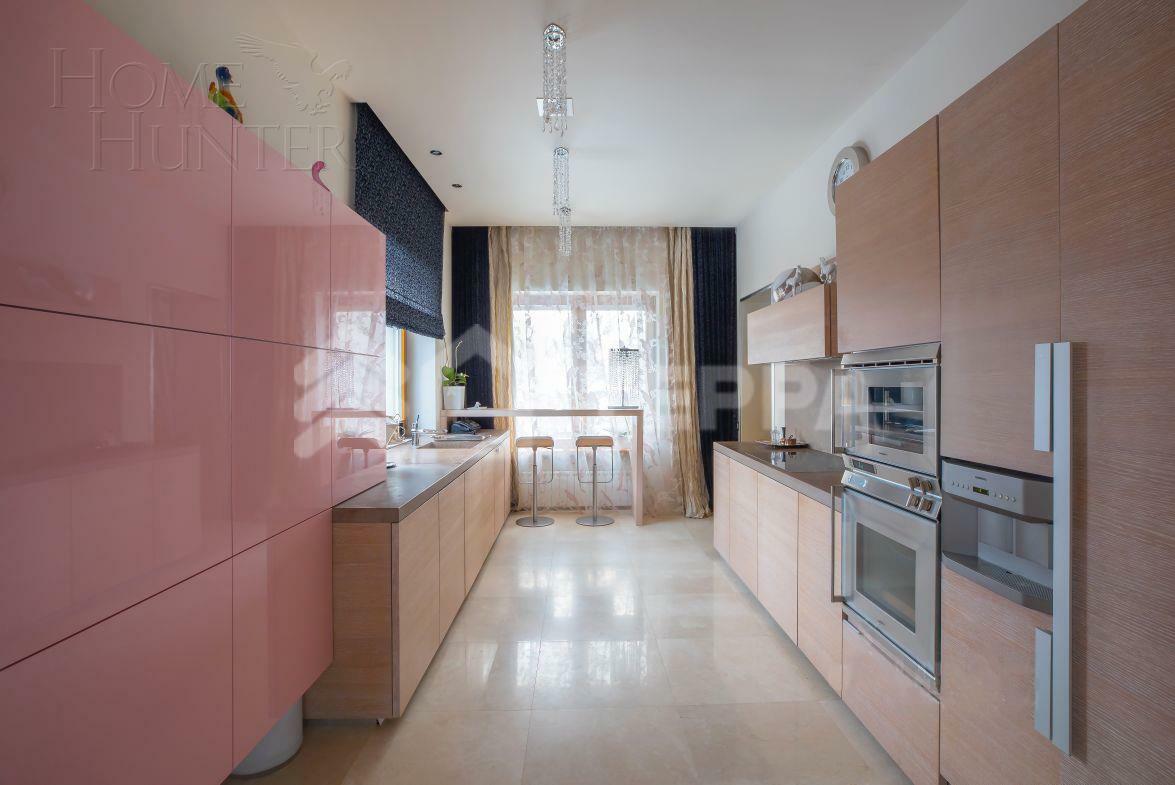 3-этажный коттедж 500 м² с отделкой