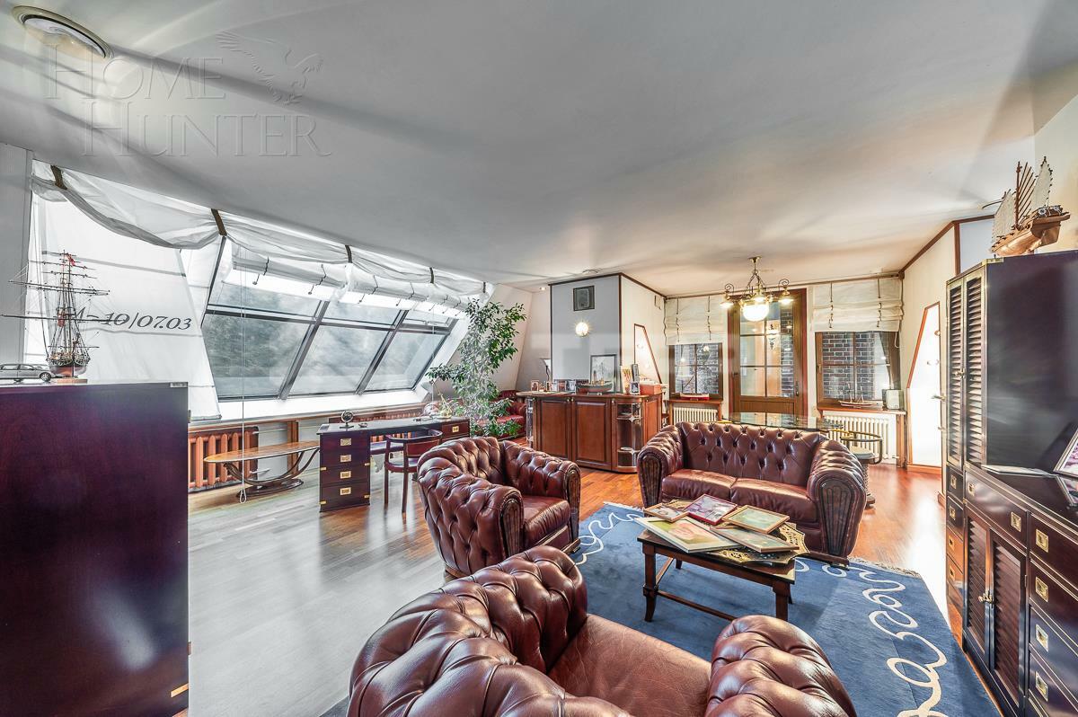 3-этажный коттедж 1 800 м² с отделкой