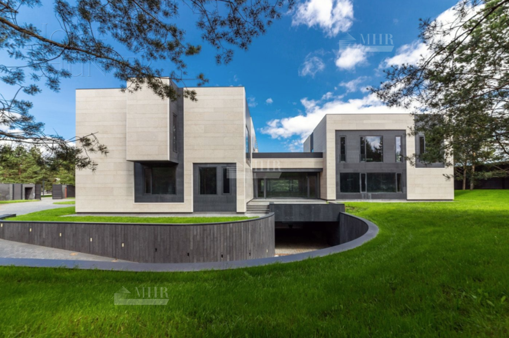 2-этажный коттедж 2 027.4 м² без отделки