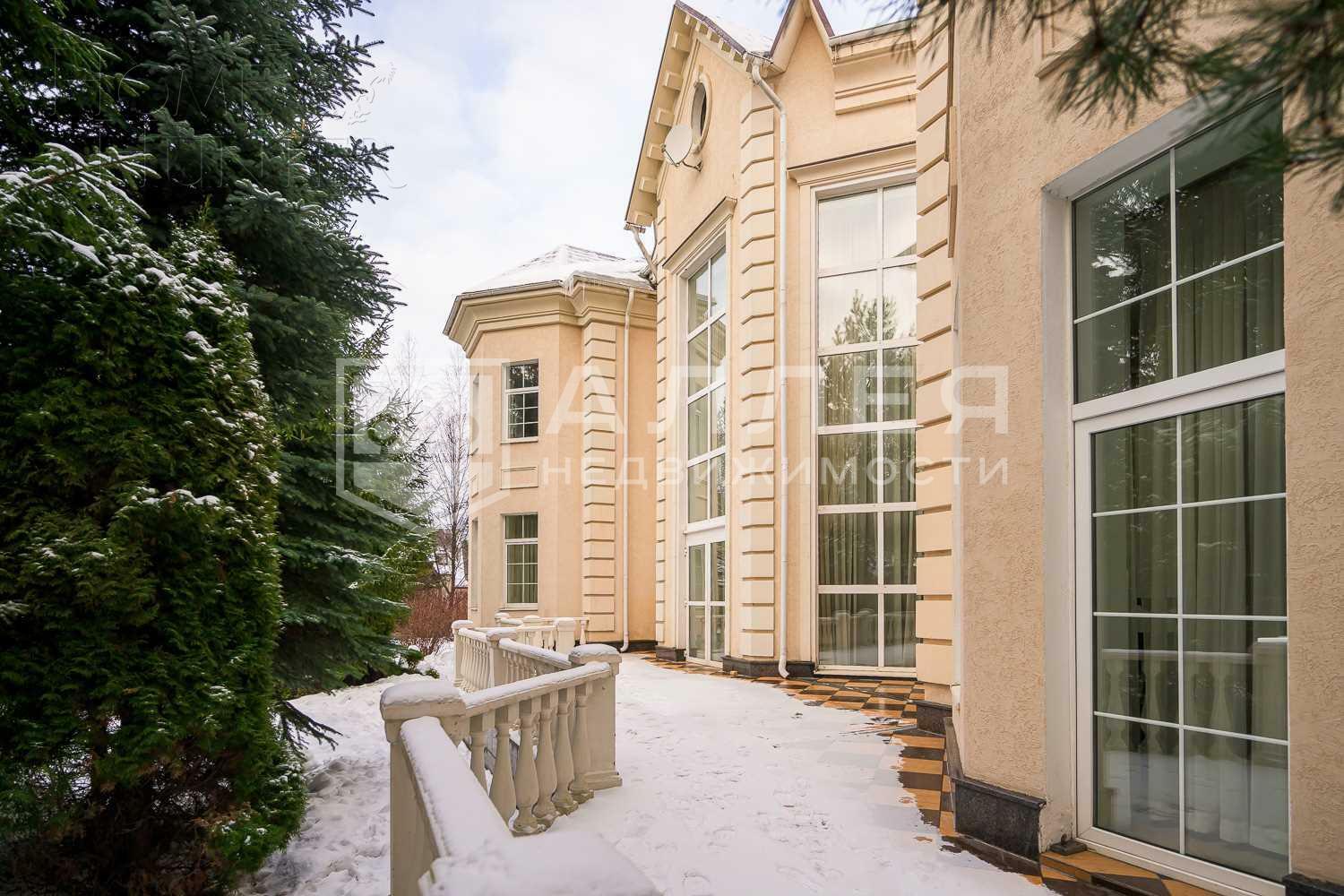 2-этажный коттедж 2 100 м² с отделкой