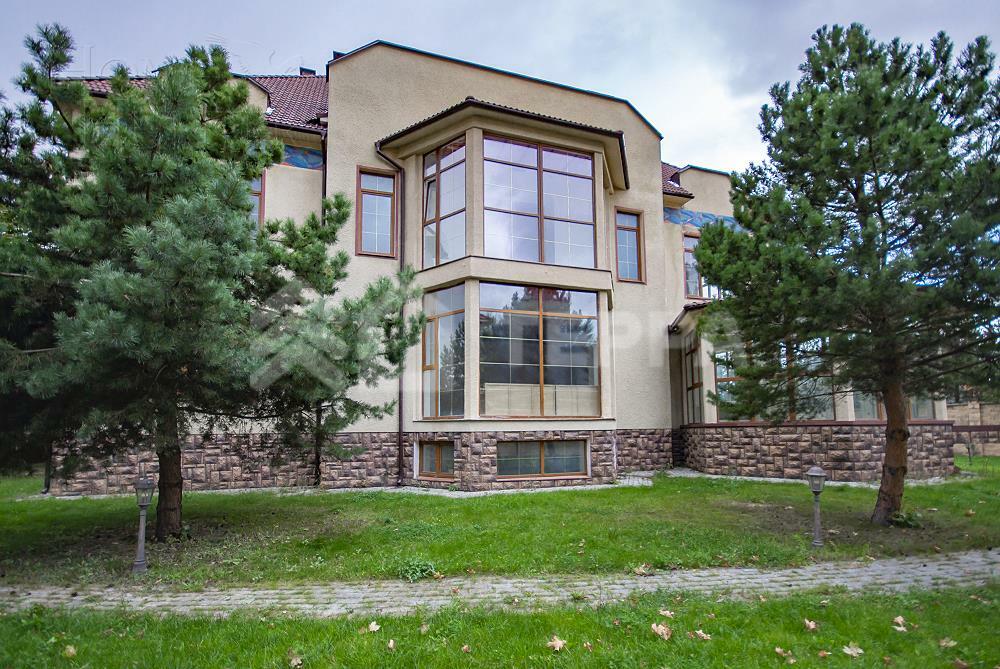 2-этажный коттедж 1 200 м² с отделкой