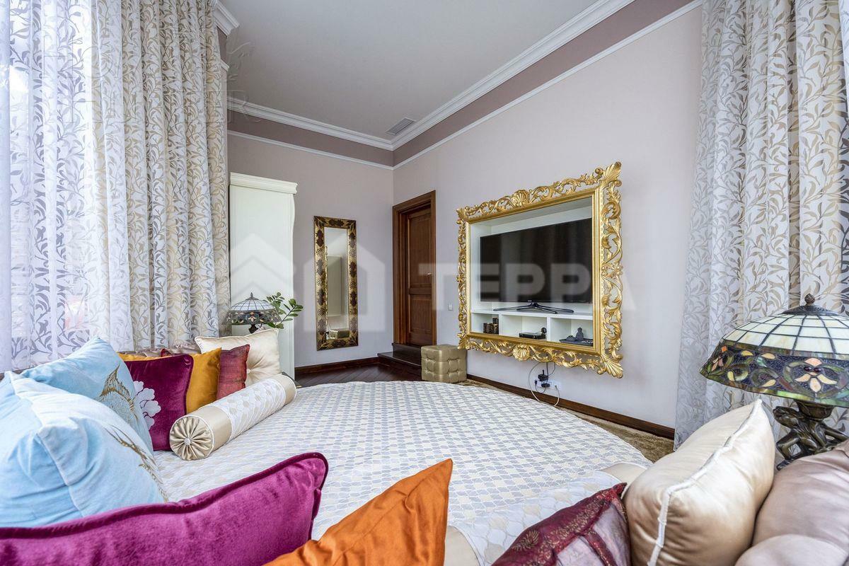 2-этажный коттедж 400 м² с отделкой