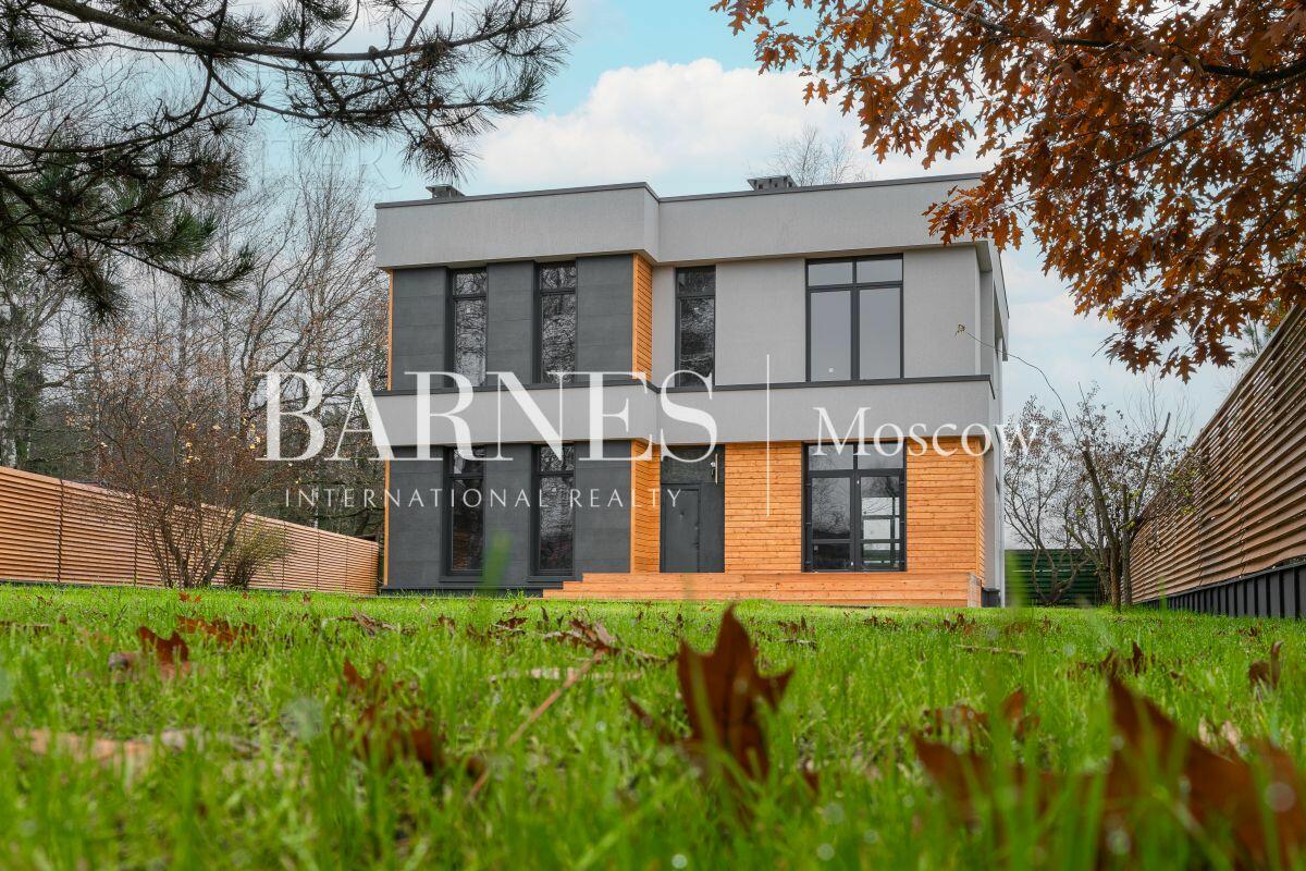 2-этажный коттедж 250 м² без отделки