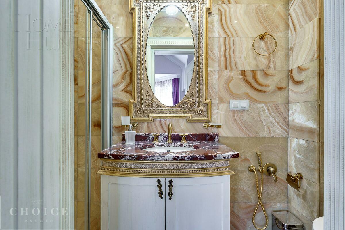 3-этажный таунхаус 400 м² с отделкой