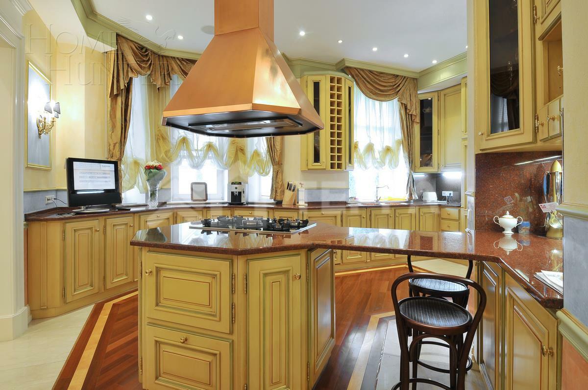 2-этажный коттедж 1 000 м² с отделкой