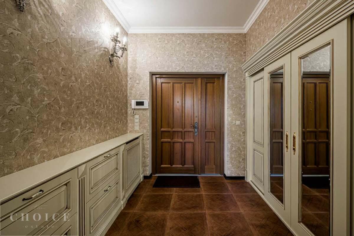 3-этажный коттедж 580 м² с отделкой